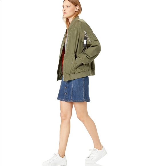 UGG Women’s Frances Oversized Bomber - Picture 7 of 16